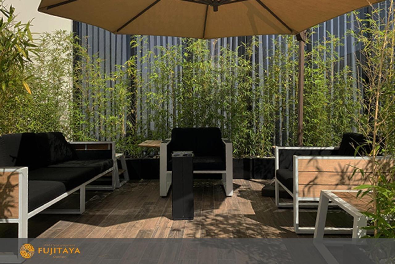 Hotel FUJITAYA Querétaro Jurica Exterior foto A rooftop garden in Japan